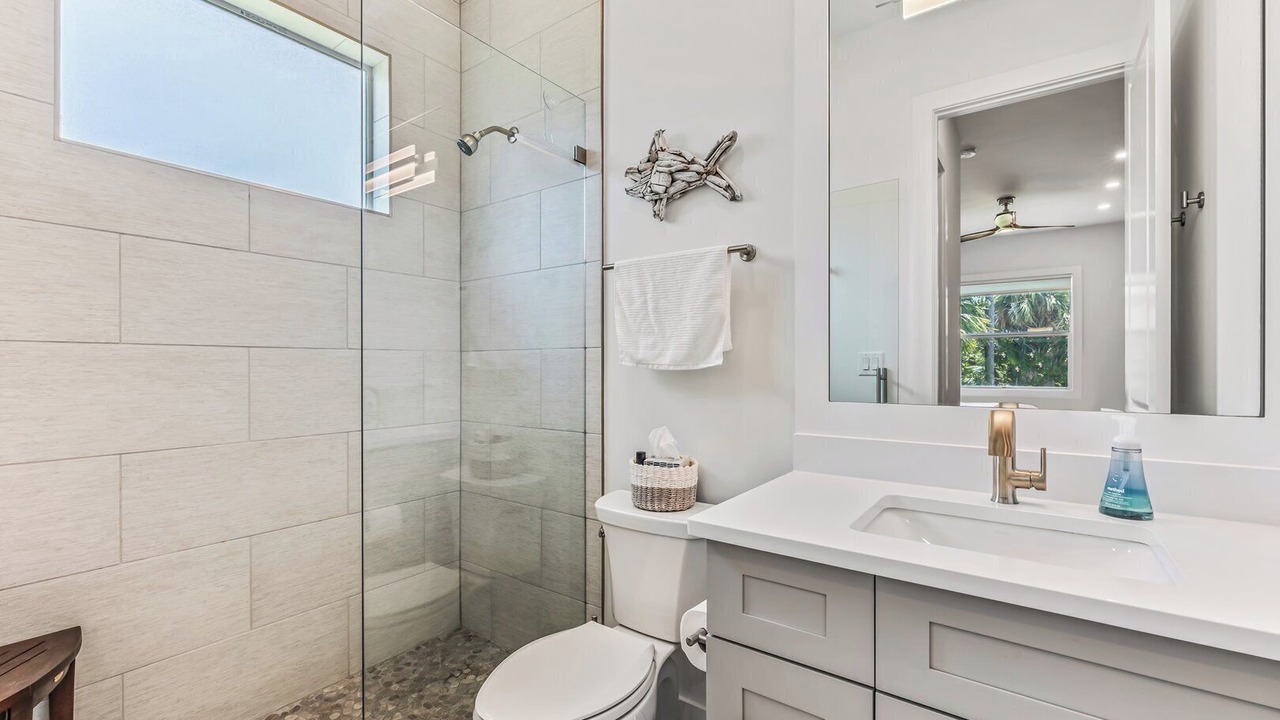 Photo of Bathroom in Imperial Golf Estates