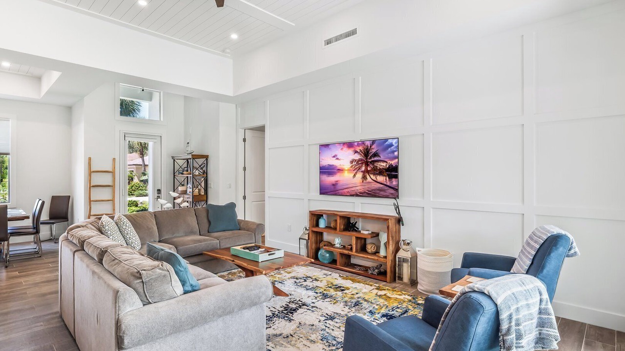 Photo of Livingroom in Imperial Golf Estates