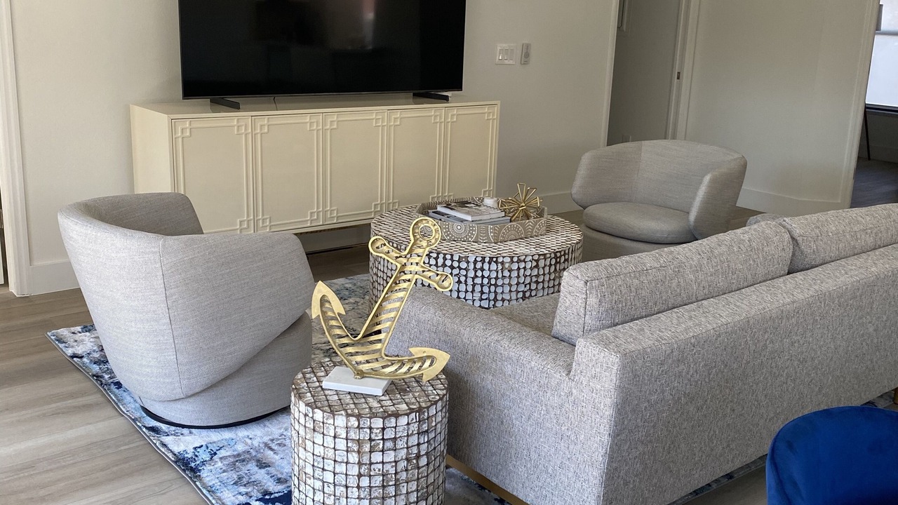 Photo of Livingroom in Pelican Bay