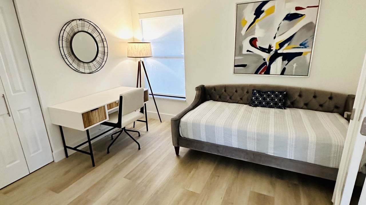 Photo of Livingroom in Pelican Bay