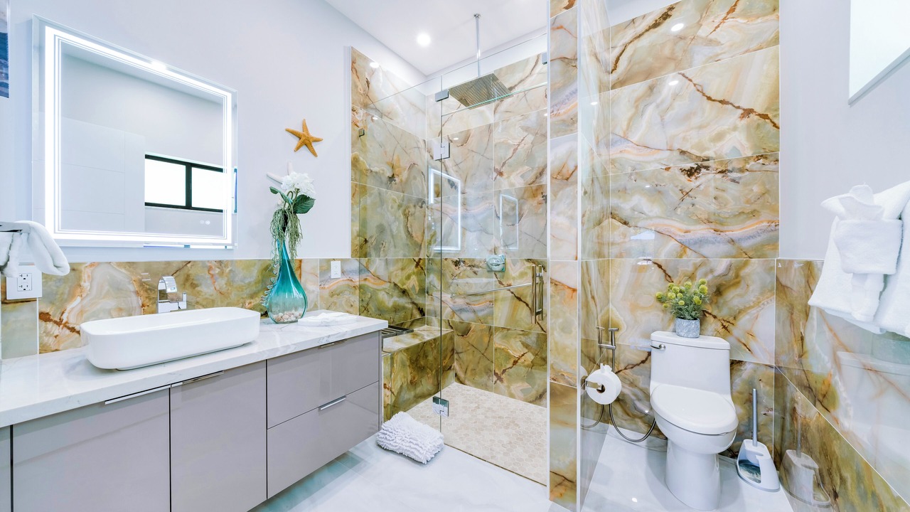 Photo of Bathroom in Marathon