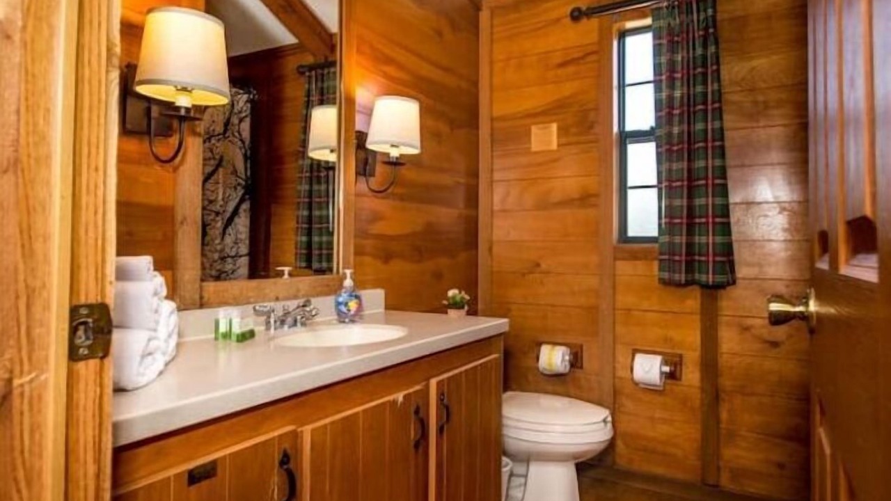 Photo of Bathroom in Seminole