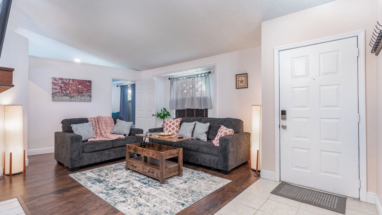 Photo of Livingroom in Brandon