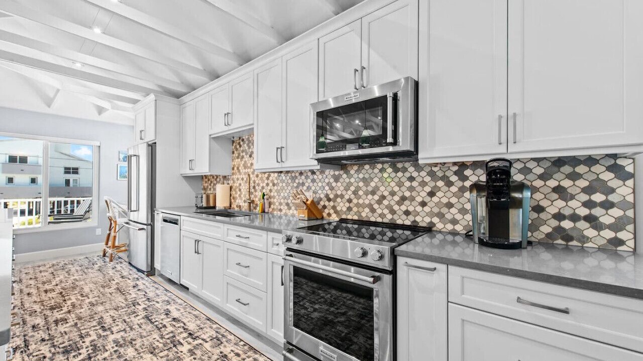 Photo of Kitchen in Laguna Shores