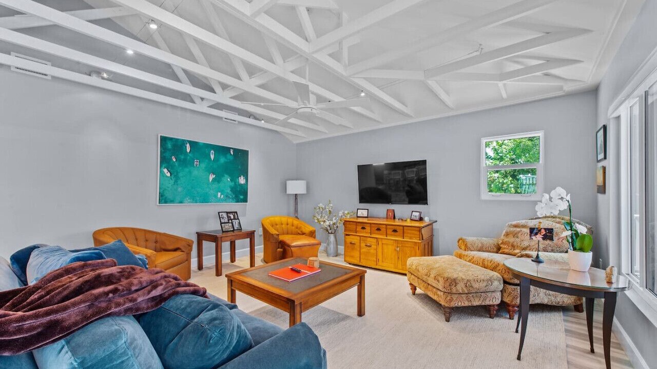 Photo of Livingroom in Laguna Shores