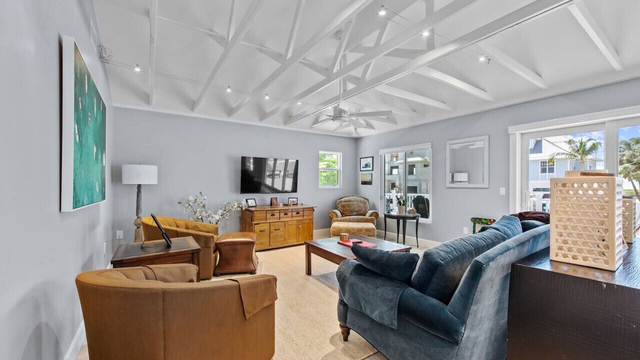 Photo of Livingroom in Laguna Shores