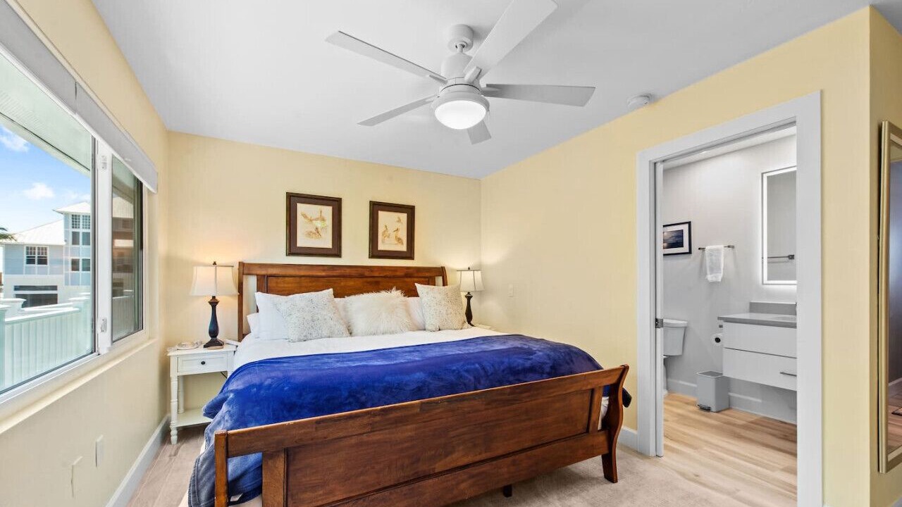 Photo of Bedroom in Laguna Shores