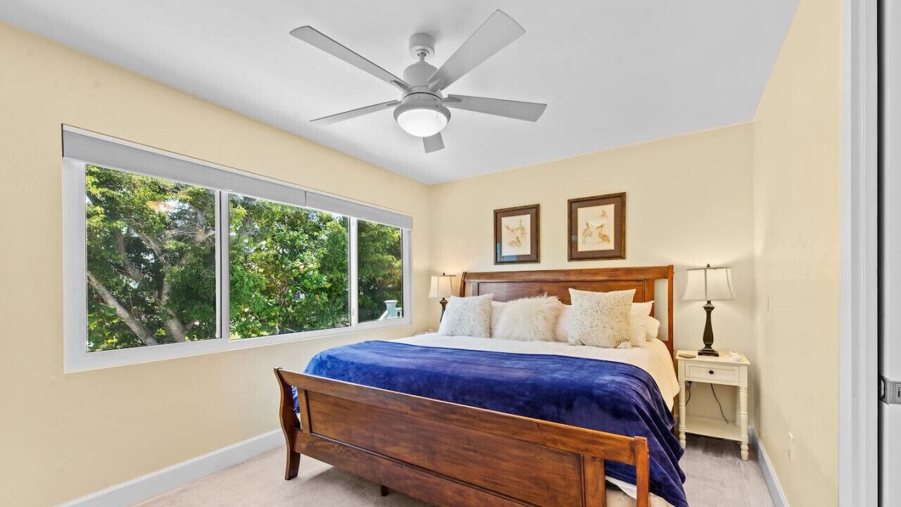 Photo of Bedroom in Laguna Shores
