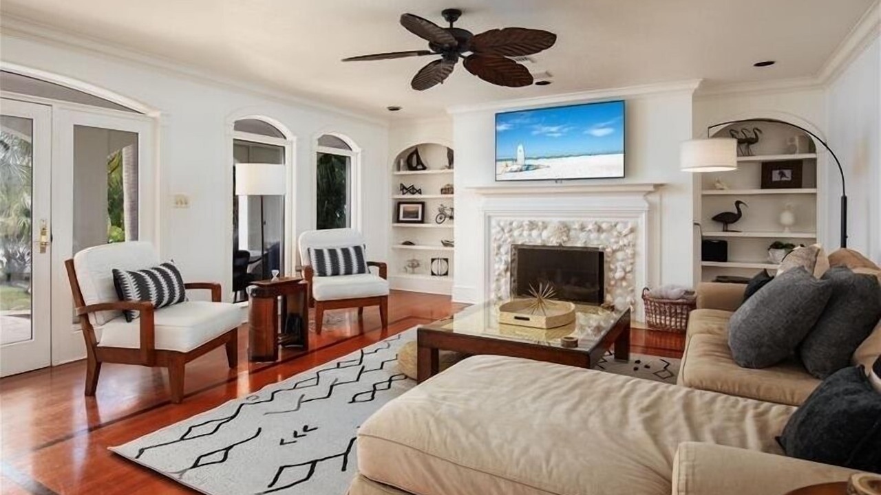 Photo of Livingroom in Redington Beach