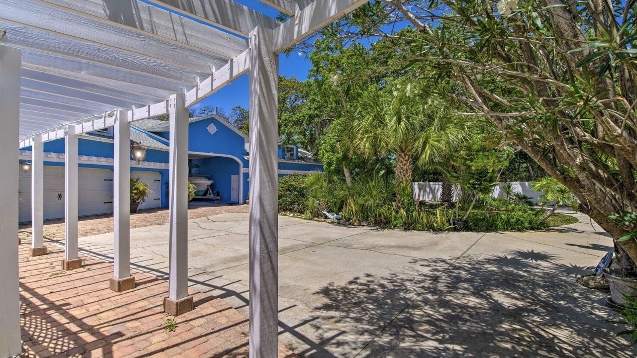 Photo of Patio Balcony in Tropic