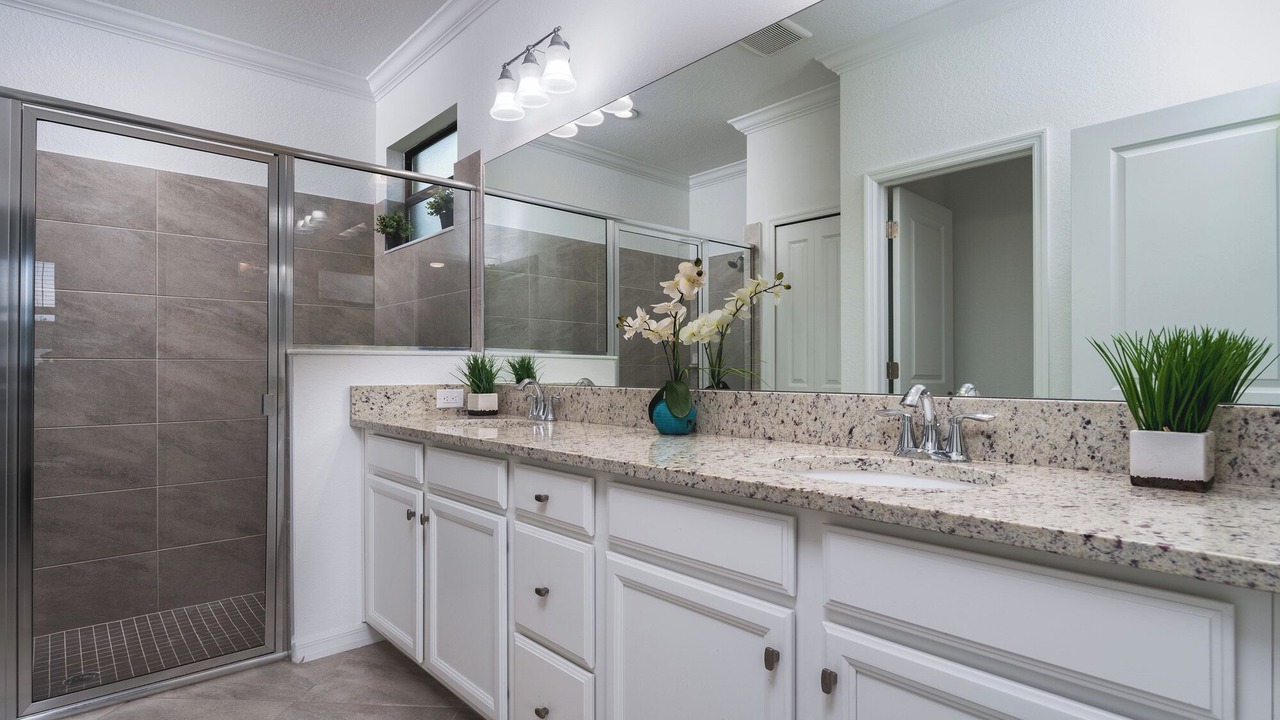 Photo of Bathroom in River Hall