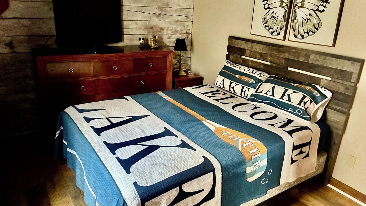 Photo of Bedroom in Okeechobee