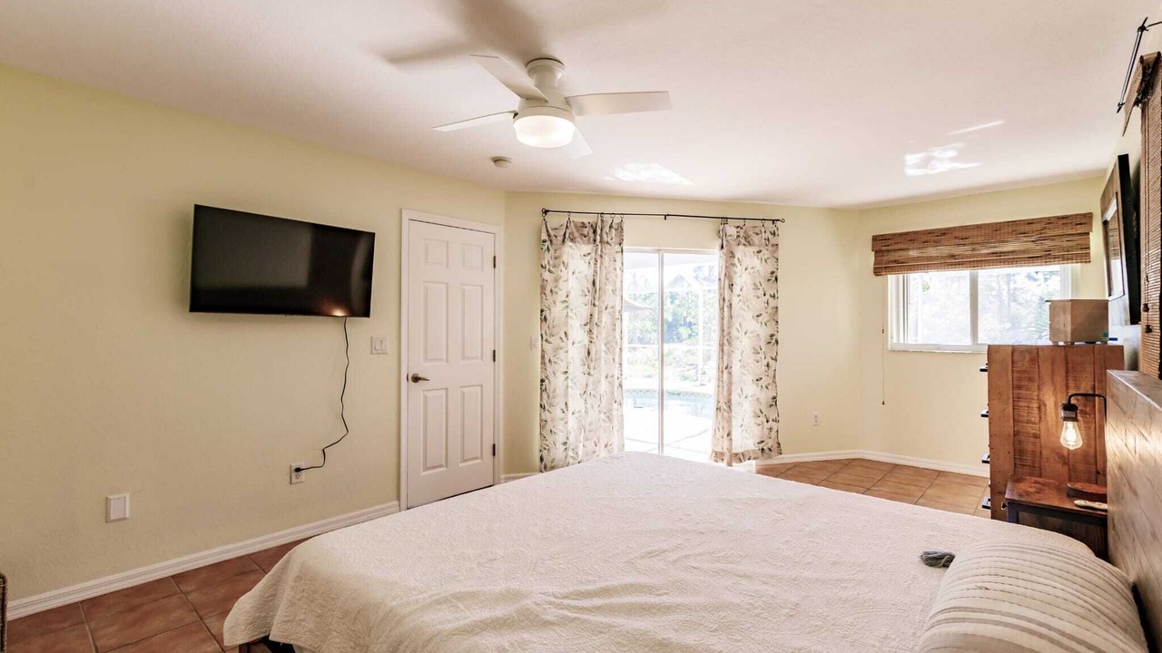 Photo of Bedroom in Saint James City