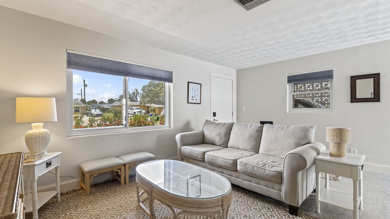 Photo of Livingroom in Jensen Beach