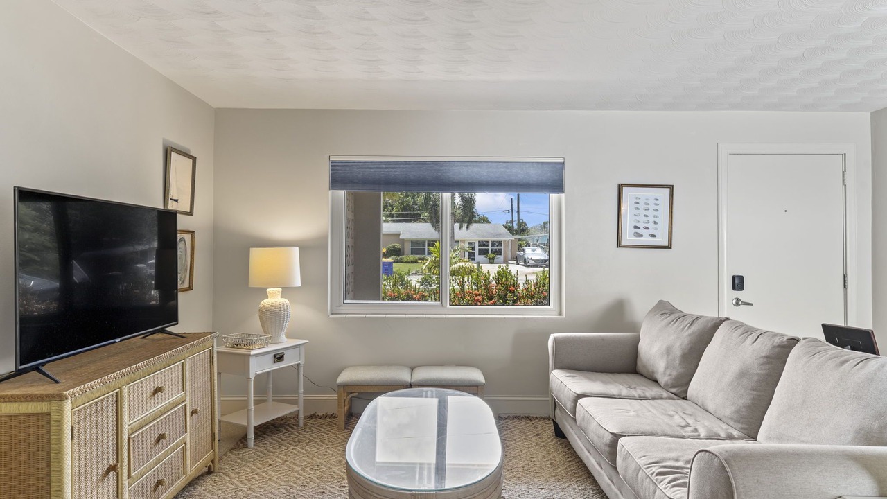 Photo of Livingroom in Jensen Beach