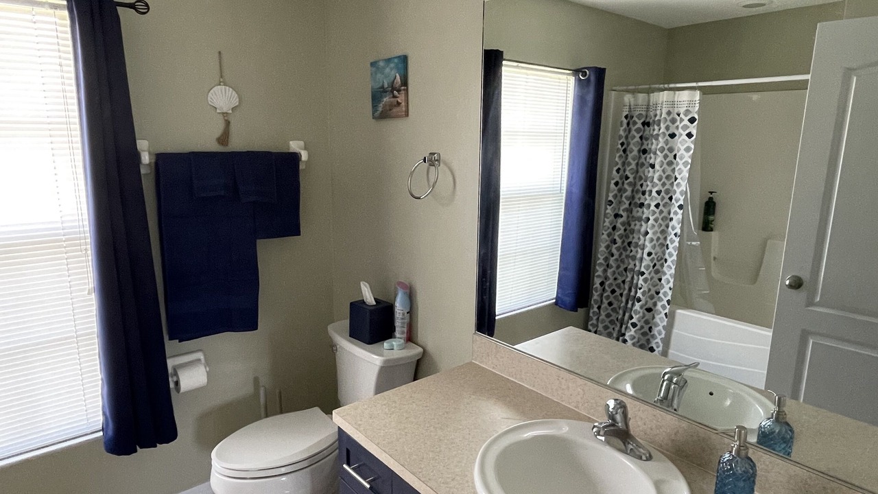 Photo of Bathroom in Diplomat