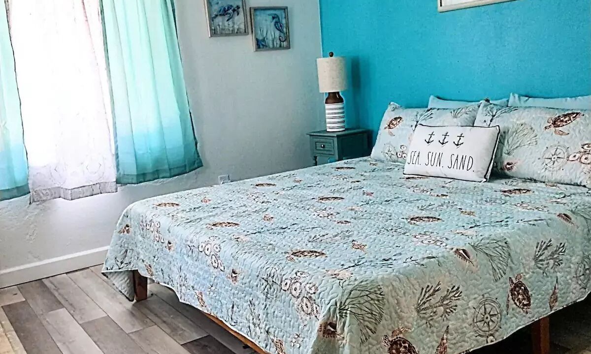 Photo of Bedroom in Saint James City