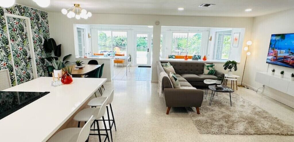 Photo of Livingroom in North River Shores