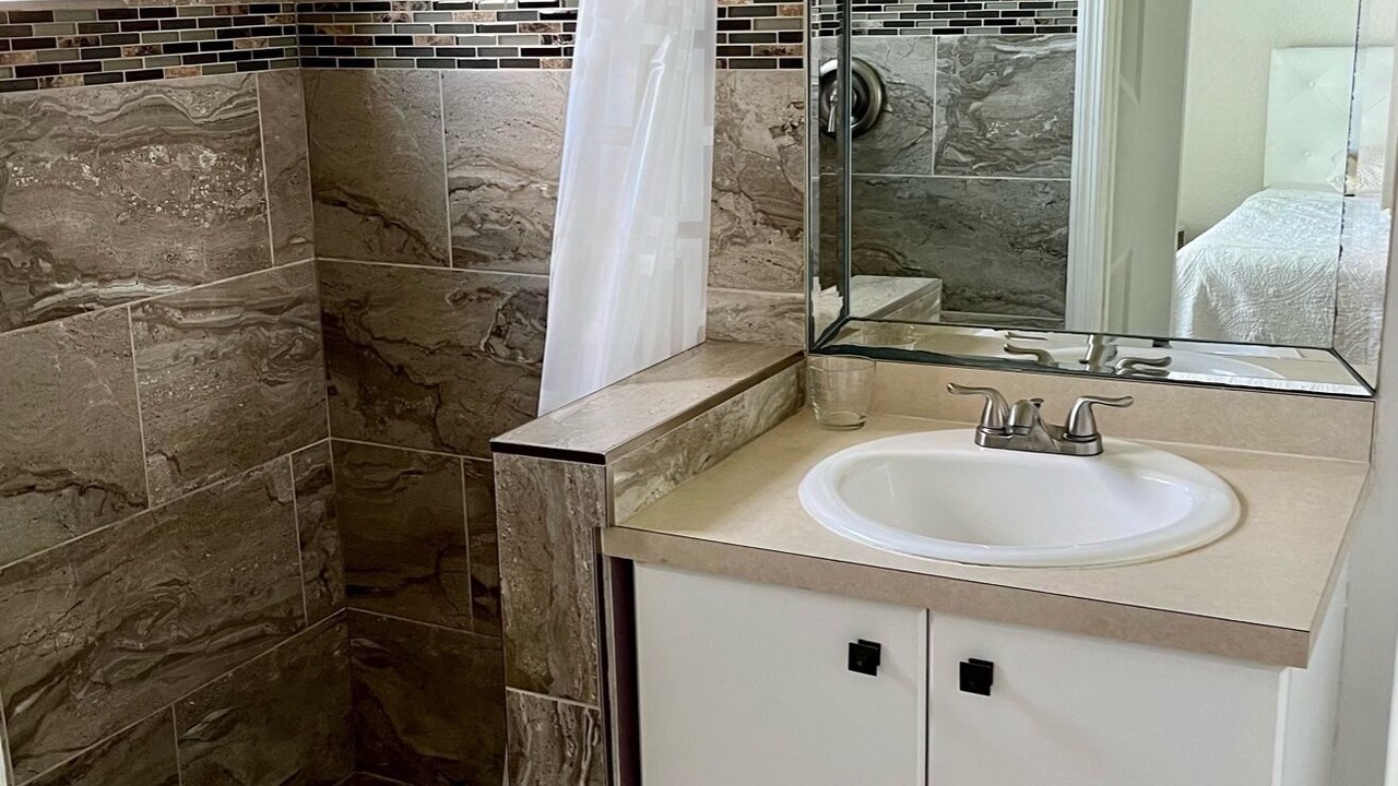 Photo of Bathroom in Diplomat