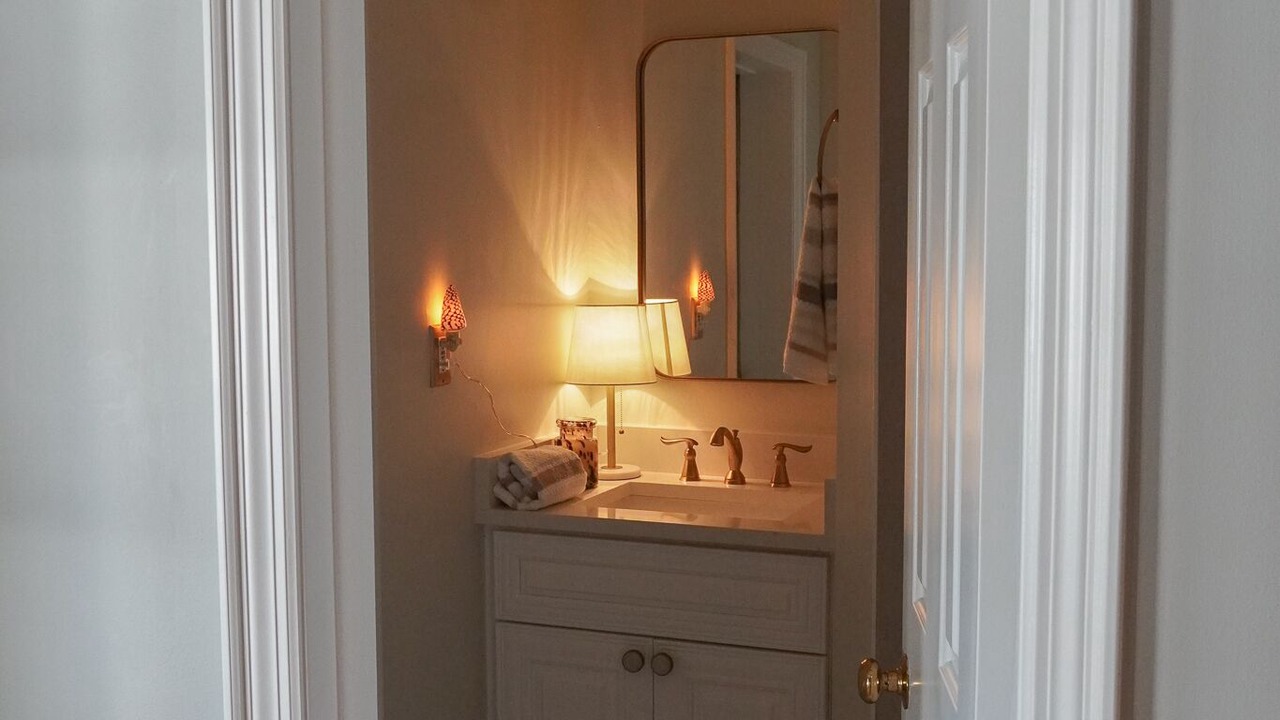Photo of Bathroom in New Suburb Beautiful