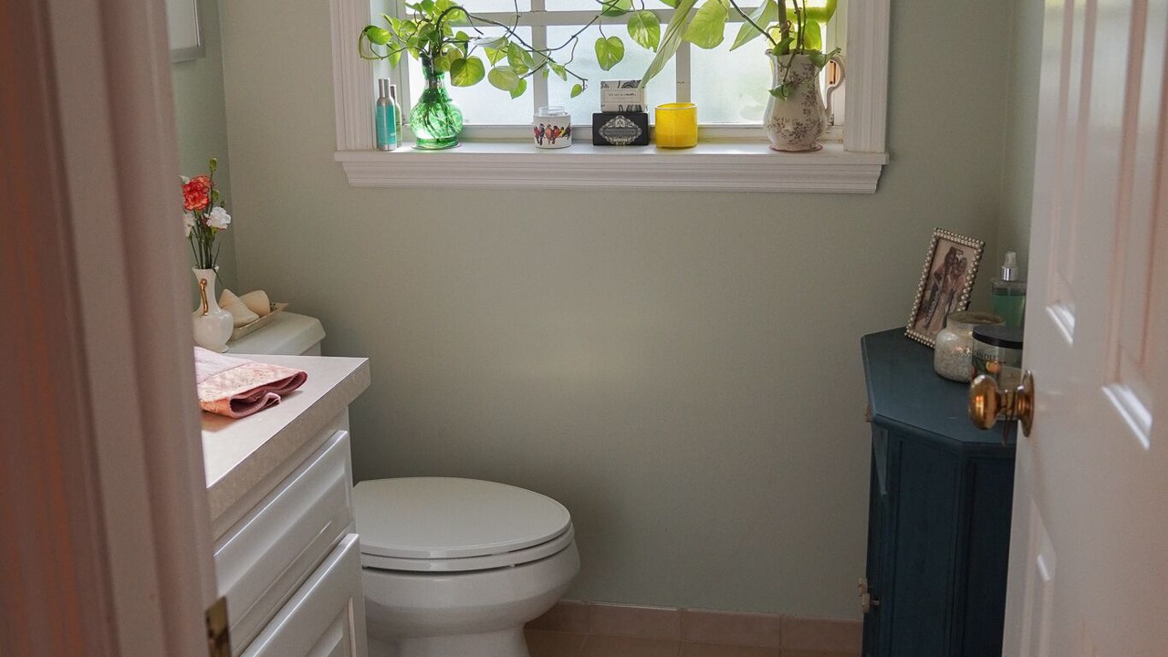 Photo of Bathroom in New Suburb Beautiful