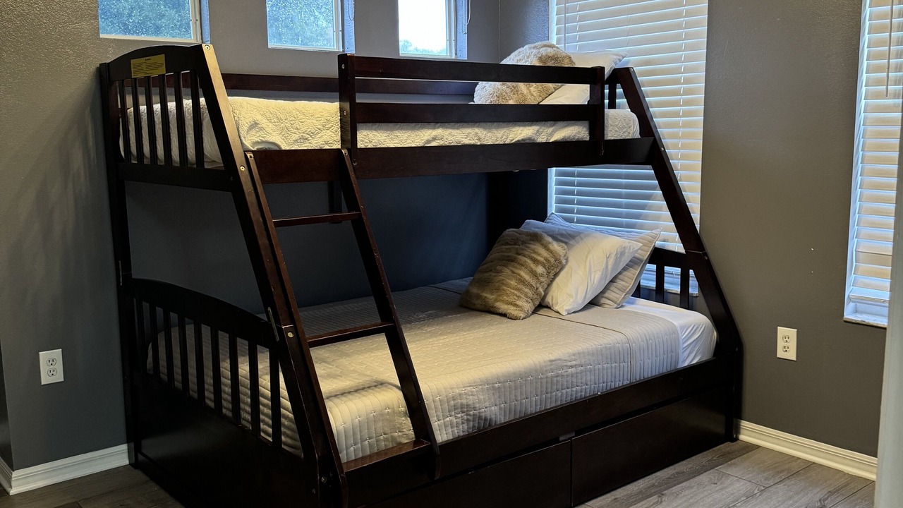 Photo of Bedroom in Thousand Oaks