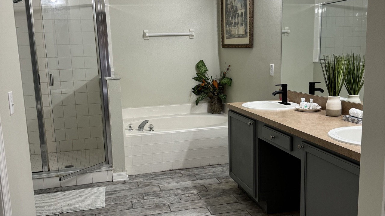Photo of Bathroom in Thousand Oaks