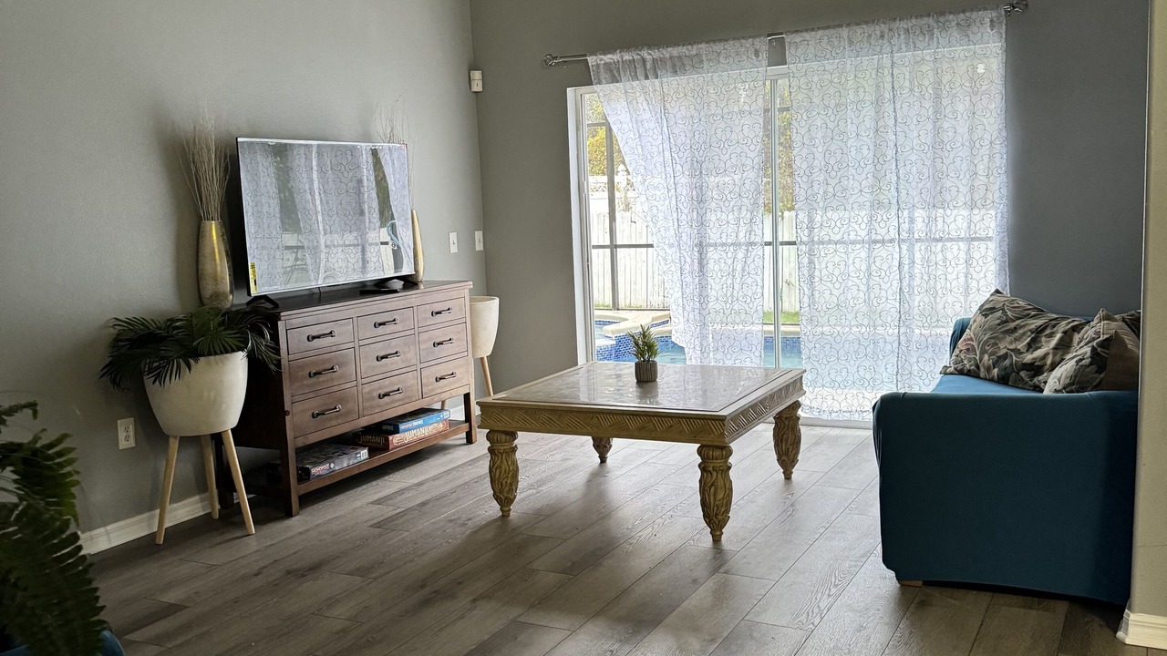 Photo of Livingroom in Thousand Oaks