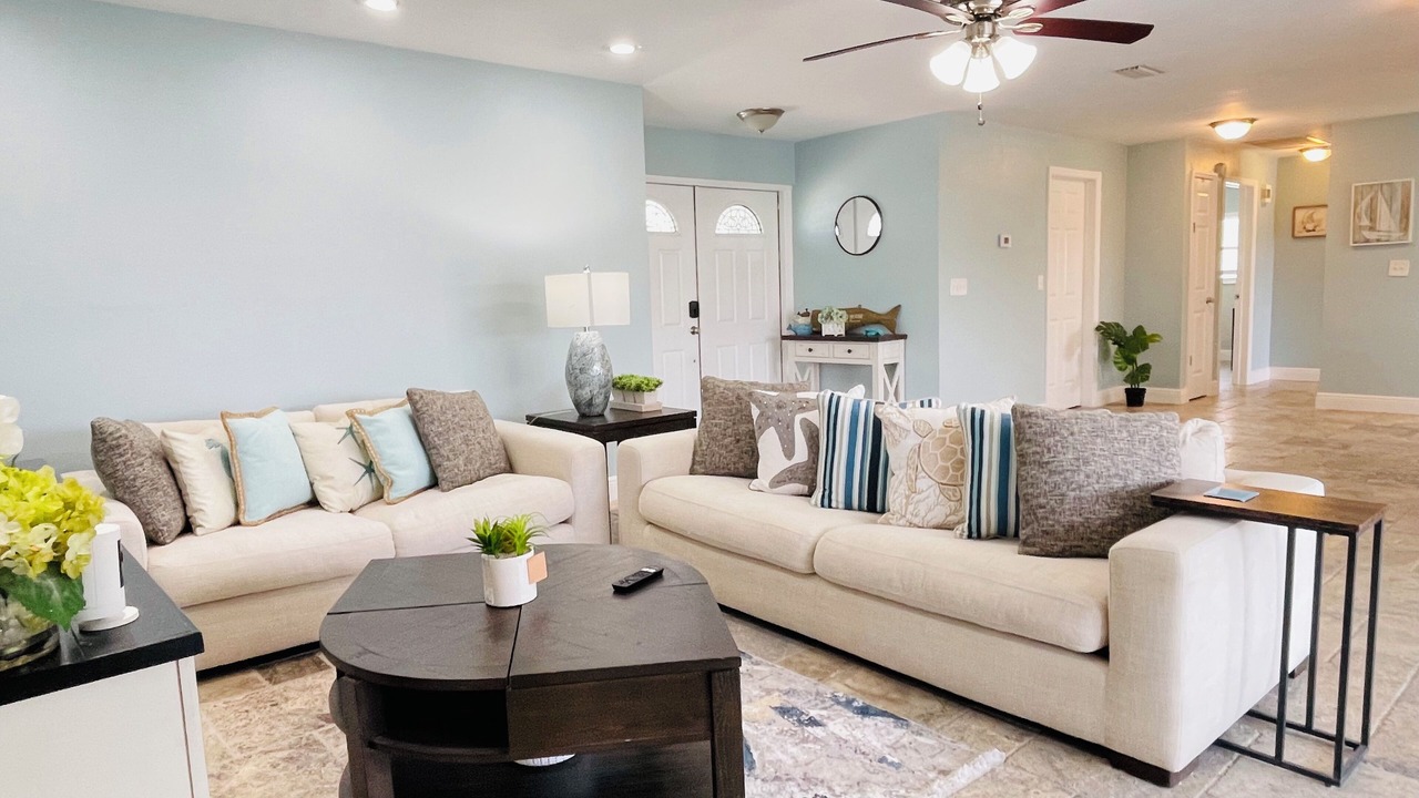 Photo of Livingroom in Pelican