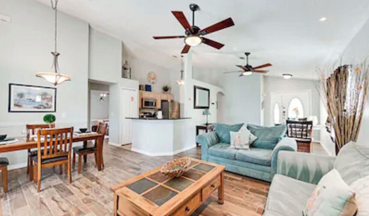 Photo of Livingroom in Royal Palms