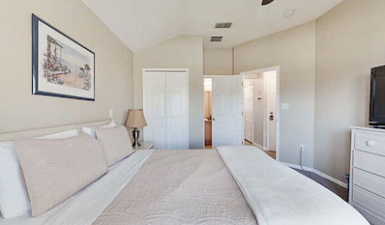 Photo of Bedroom in Royal Palms