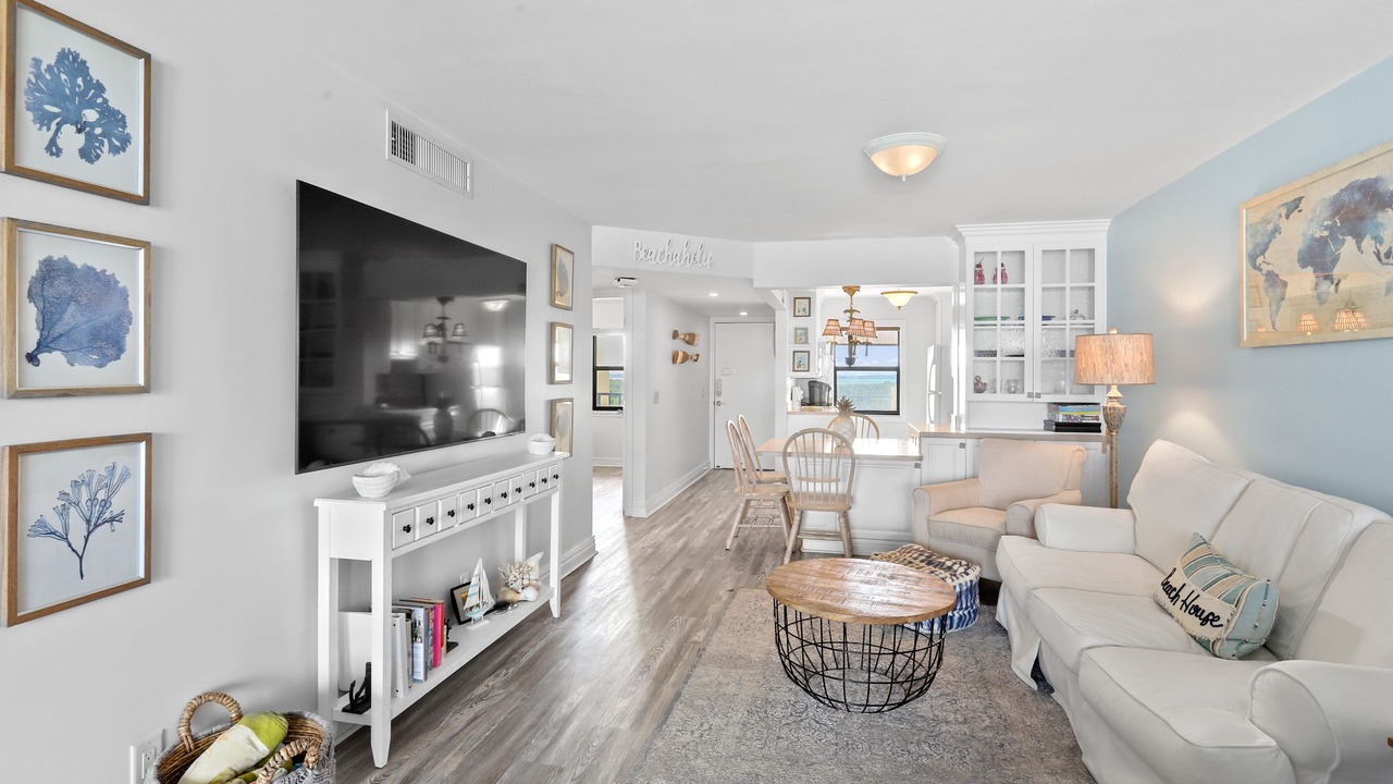 Photo of Livingroom in Hutchinson Island South