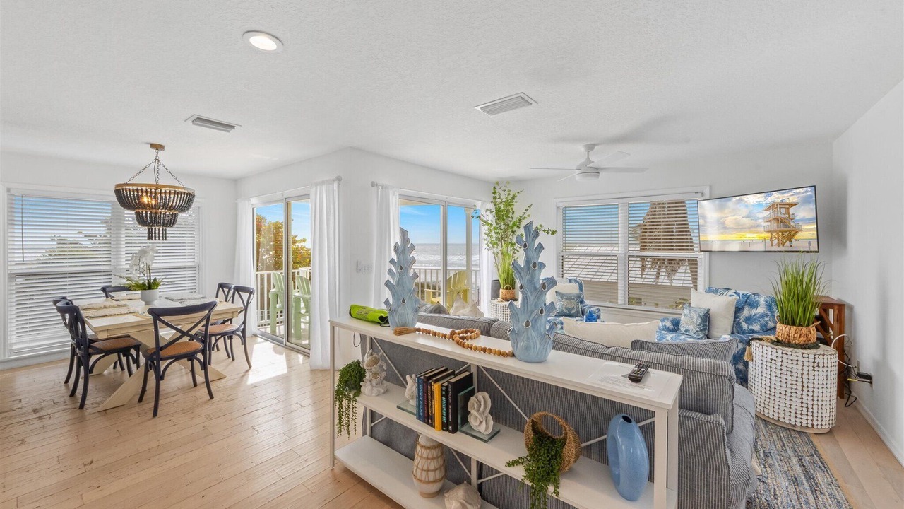 Photo of Livingroom in Holmes Beach