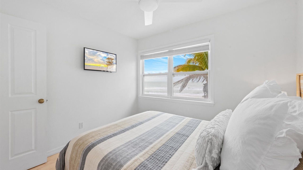 Photo of Bedroom in Holmes Beach