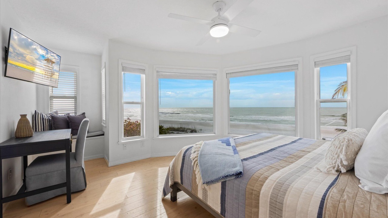 Photo of Bedroom in Holmes Beach