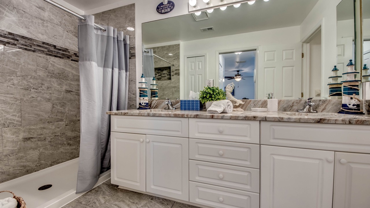 Photo of Bathroom in Diplomat