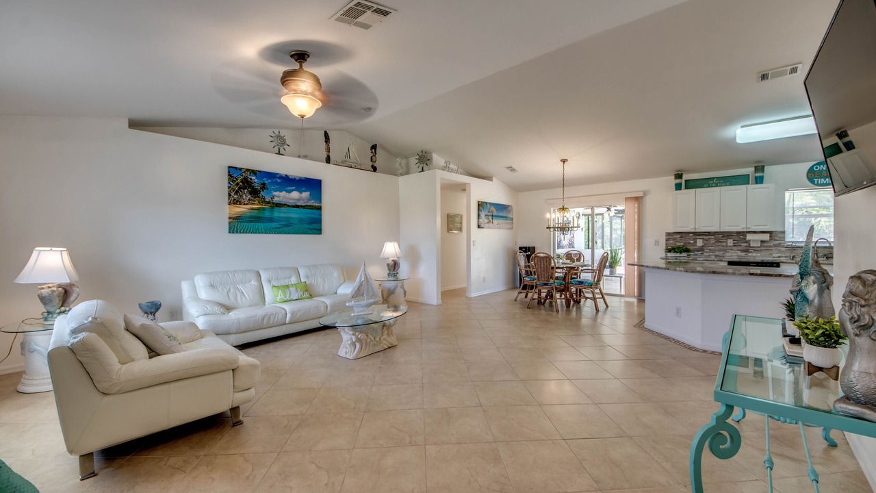 Photo of Livingroom in Diplomat