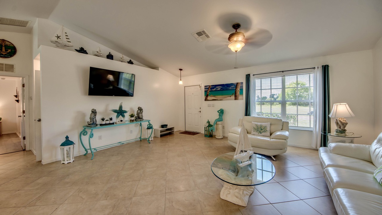 Photo of Livingroom in Diplomat