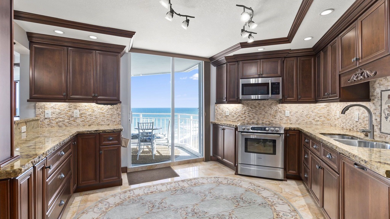 Photo of Patio Balcony in Hutchinson Island South