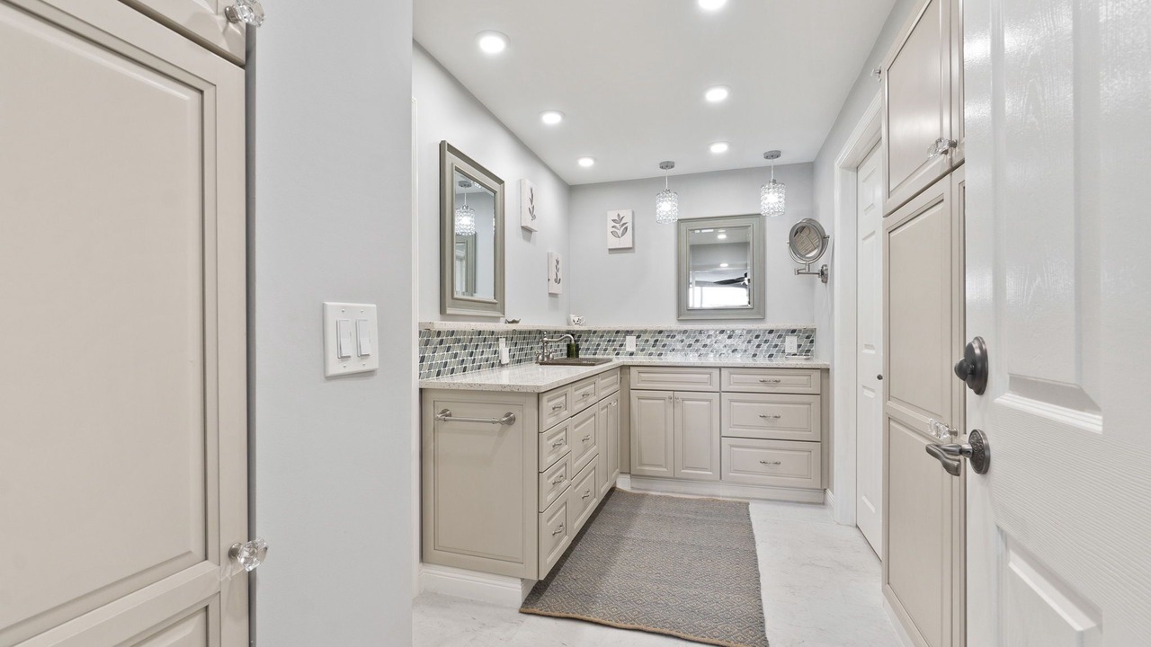 Photo of Bedroom in Hutchinson Island South