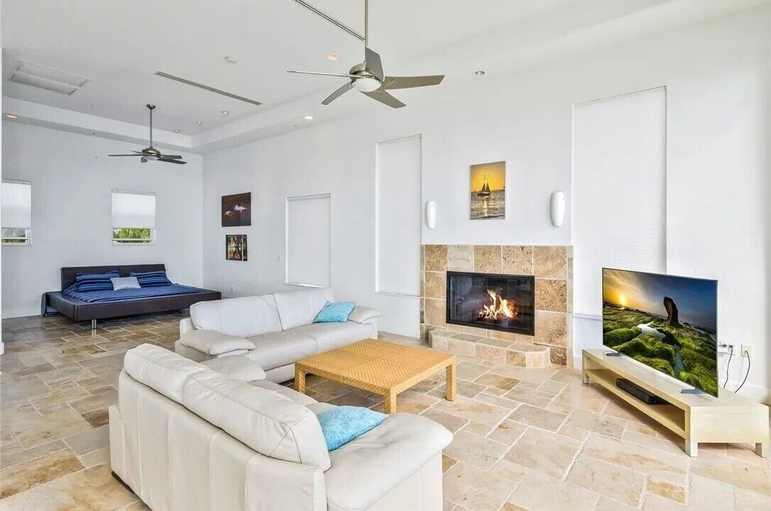 Photo of Livingroom in Caloosahatchee