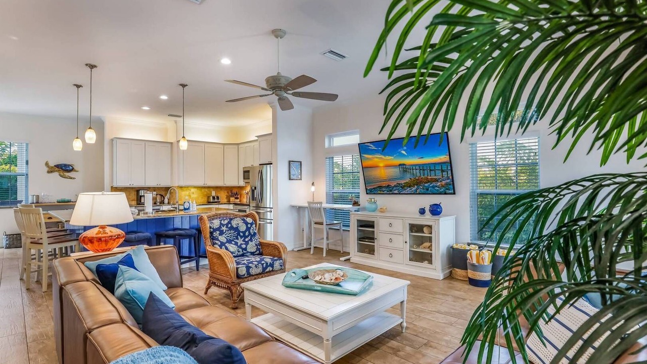 Photo of Livingroom in Holmes Beach