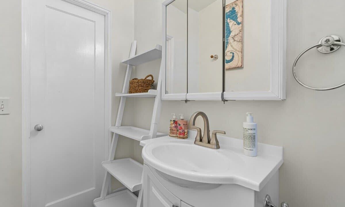 Photo of Bathroom in Northwood Shores