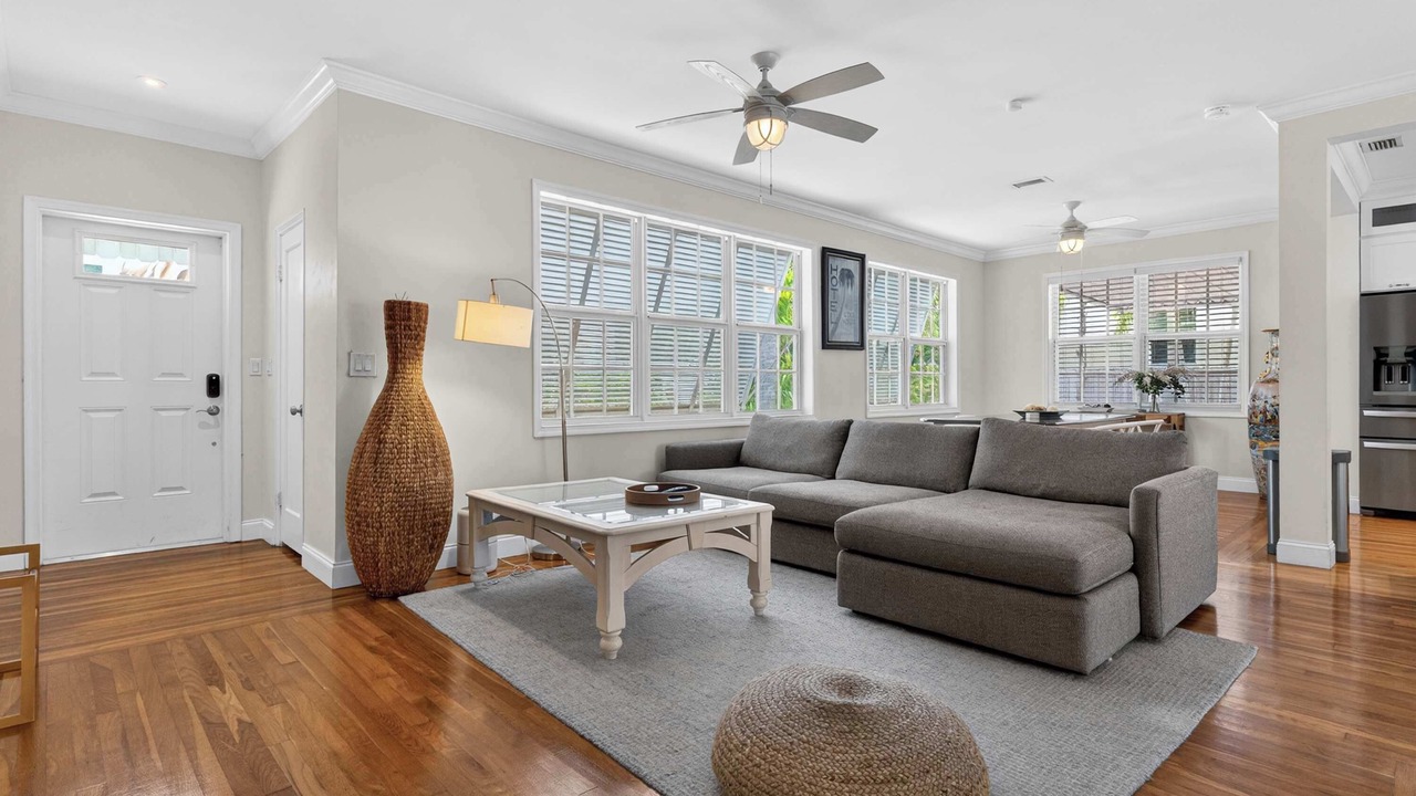 Photo of Livingroom in Northwood Shores
