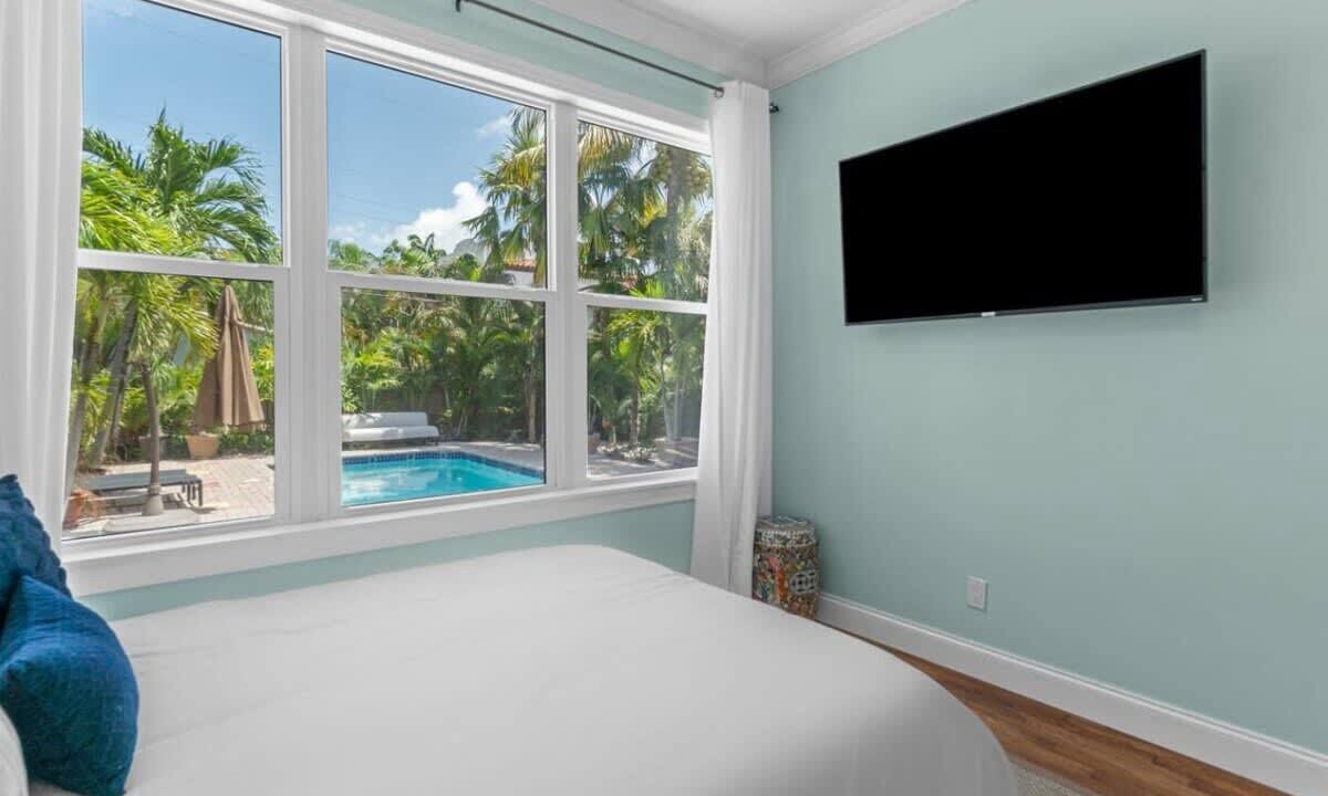 Photo of Bedroom in Northwood Shores