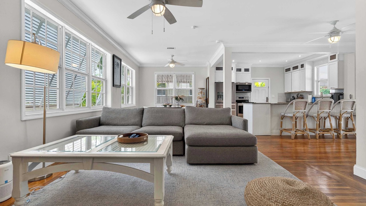 Photo of Livingroom in Northwood Shores