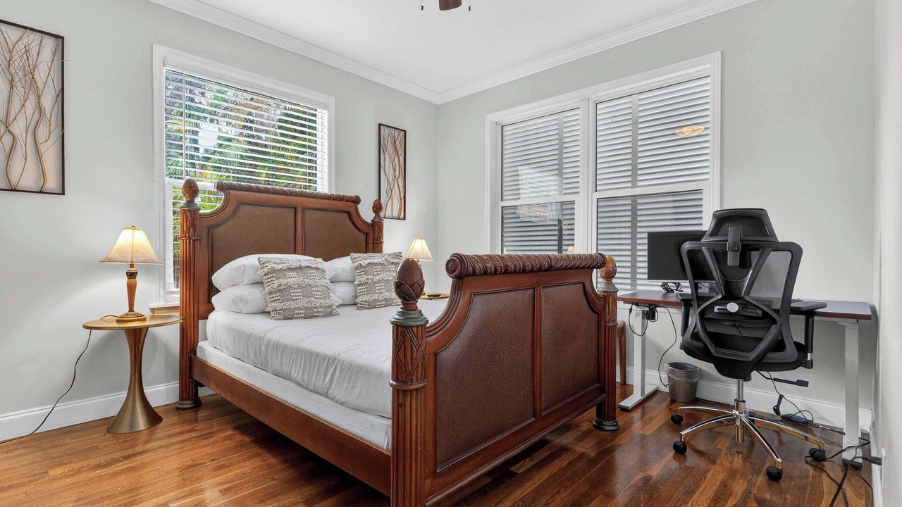 Photo of Bedroom in Northwood Shores