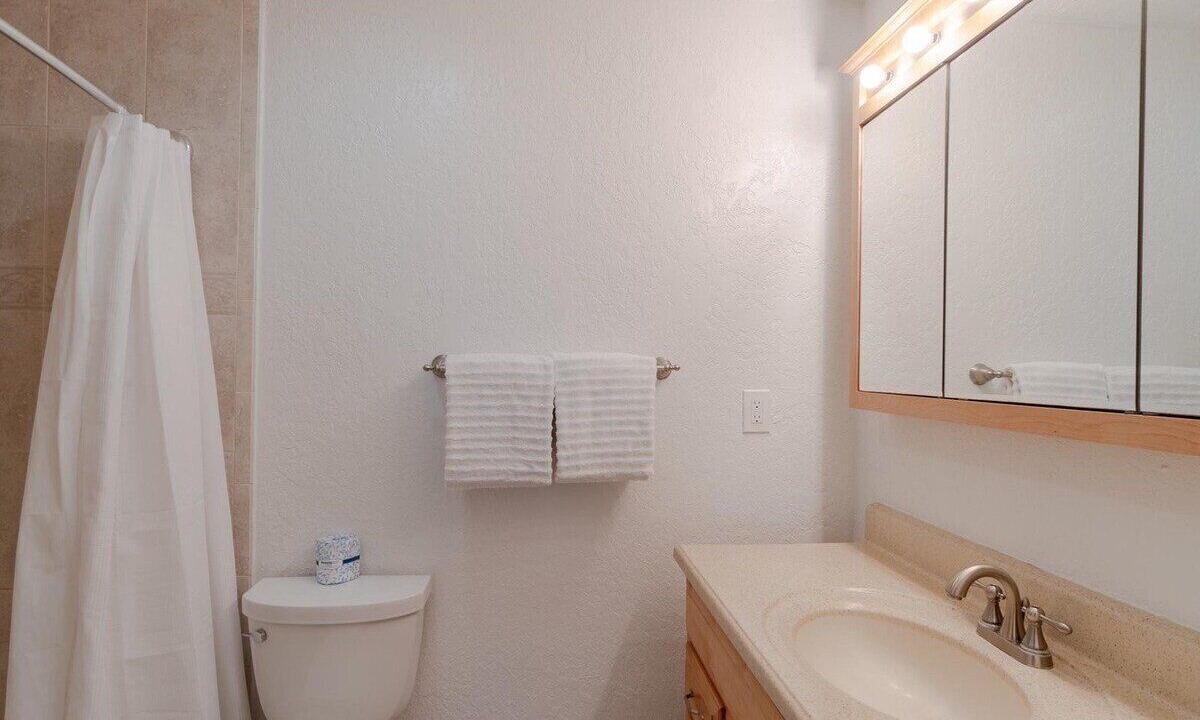 Photo of Bathroom in Marathon