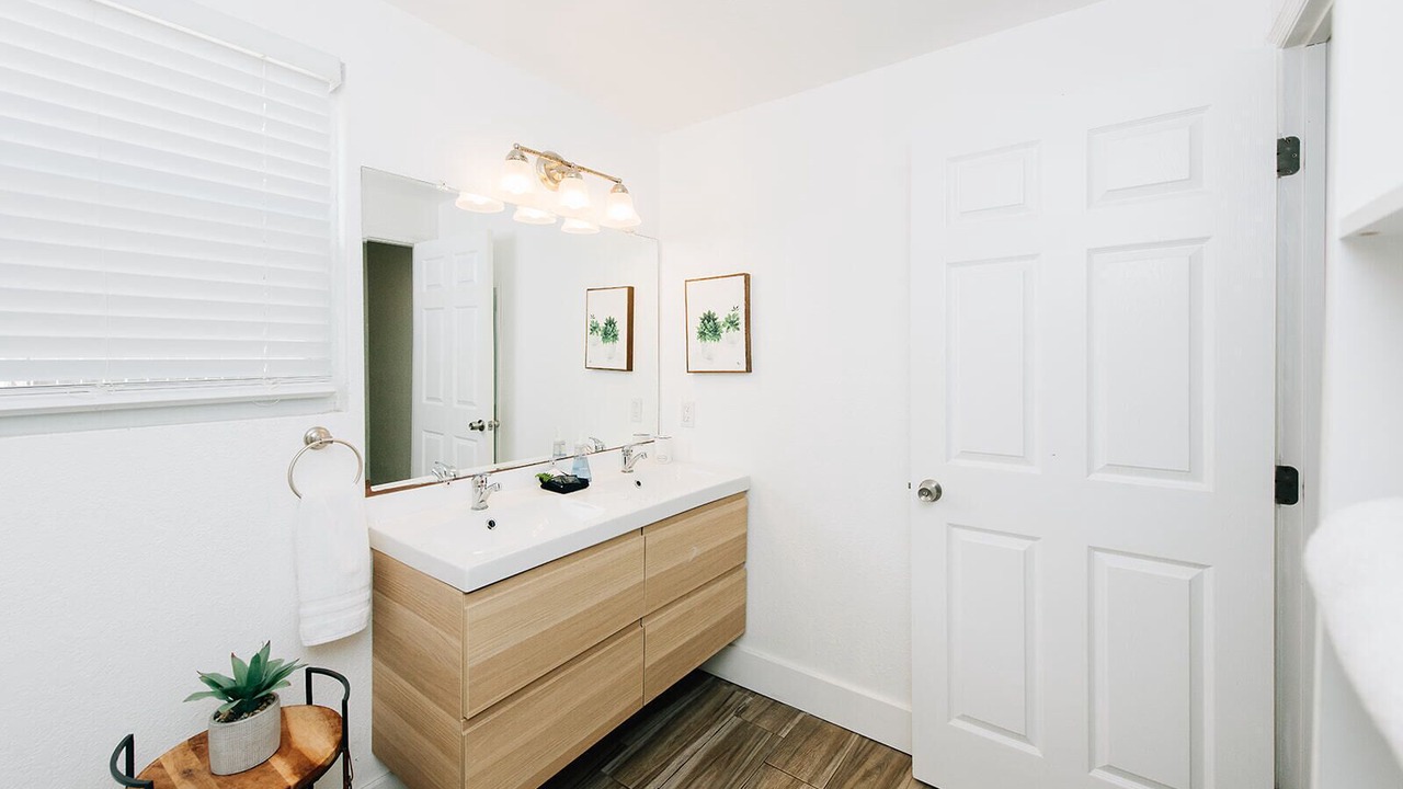 Photo of Bathroom in United Central