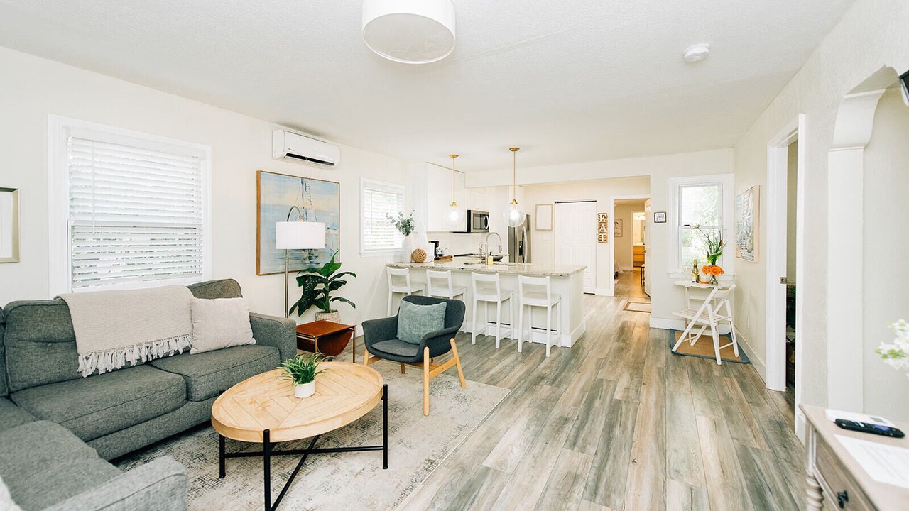 Photo of Livingroom in United Central
